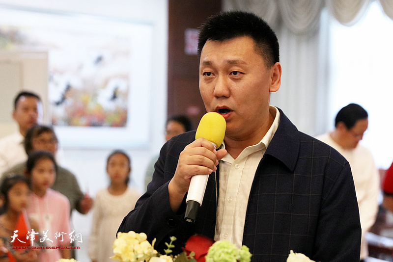 中新天津生态城管理委员会副主任杨坡致辞