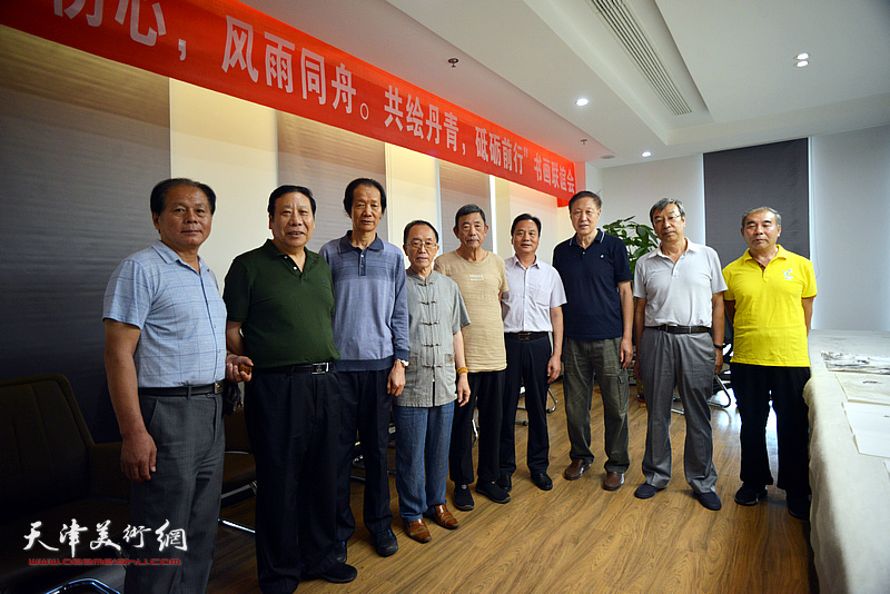 左起：刘士忠、杨利民、王维卿、张立春、张柏林、邢立宏、郝宝善、时景林、王少玉在联谊活动现场。