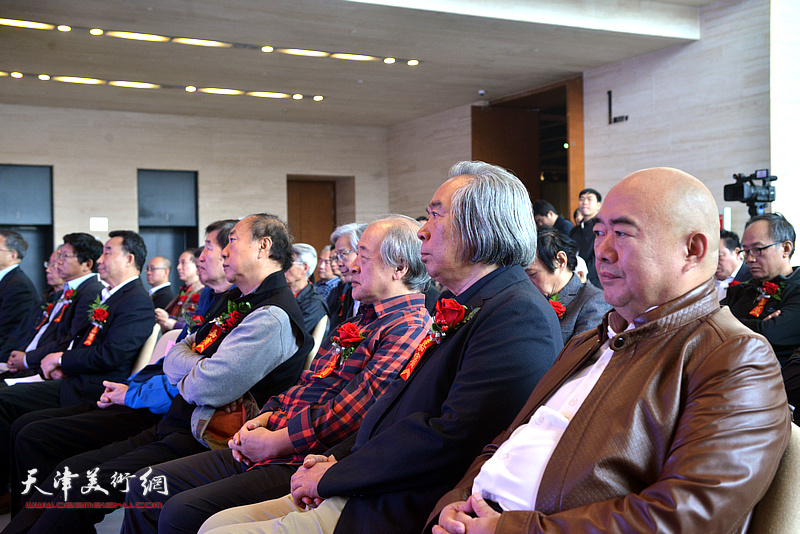 “庆祝中华人民共和国成立70周年·南开大学建校100周年——天津市书画艺术研究会中国画提名展”10月10日在天津美术馆开幕。