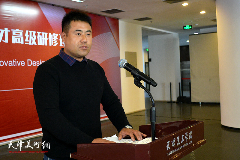 学员代表刘章雷代表全体学员发言。  
