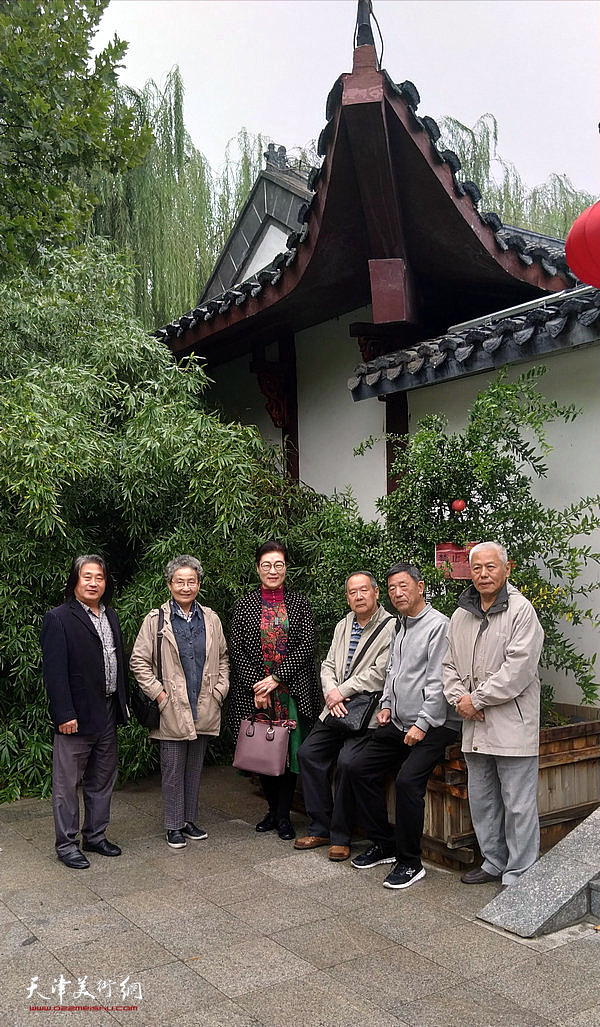 扬州八怪画院天津院王俊英、徐希嵋、王东生、张晋、张柏林、孙富泉等画家在德州。