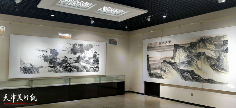 “描绘雄安美术作品国内巡展—历史卷”画说雄安宝坻展布展现场。