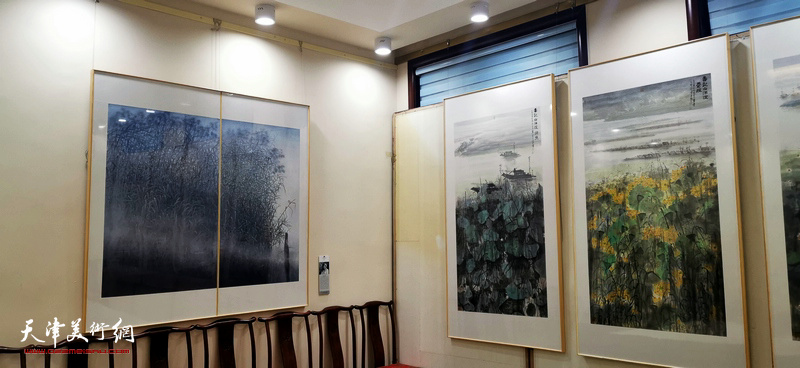 “描绘雄安美术作品国内巡展—历史卷”画说雄安宝坻展布展现场。