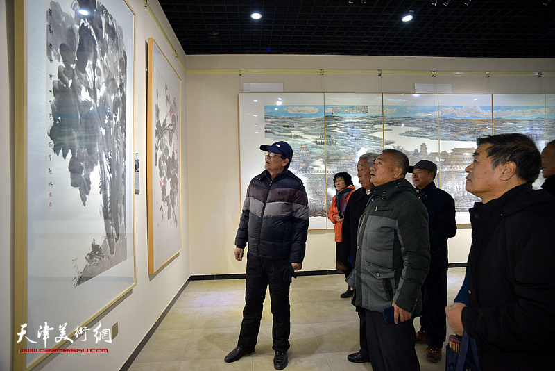 描绘雄安美术作品国内巡展历史卷——“画说雄安”宝坻展现场。