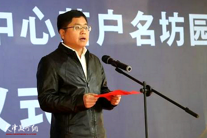 昌南新区党工委副书记、管委会主任倪卫春致辞。