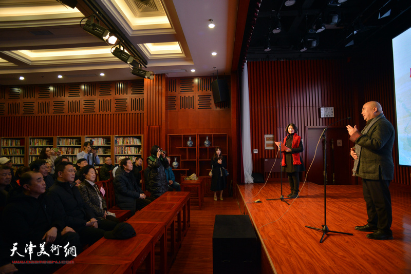 “津门彩汇——庆祝中华人民共和国成立70周年水彩画作品展”开幕仪式现场。