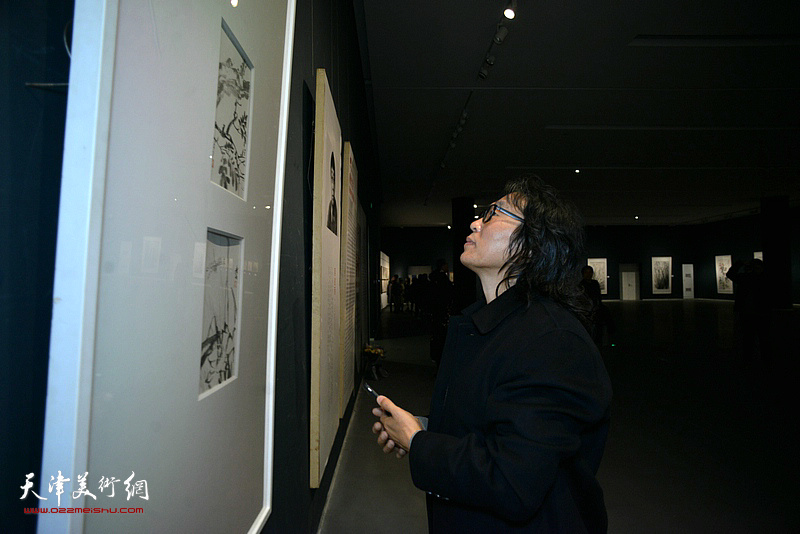 “时代精神——当代院风年度大展”在天津美术馆开幕。