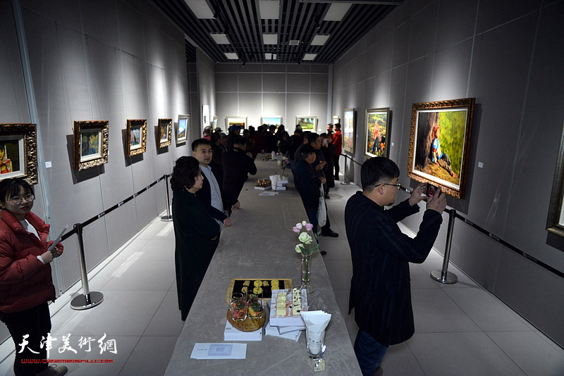 “2019绘·境—赵国经、王美芳、姜陆、王立宪作品联展”现场。