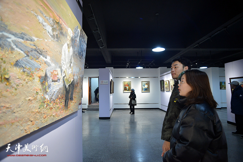 “北艺油画沙龙”作品展现场。