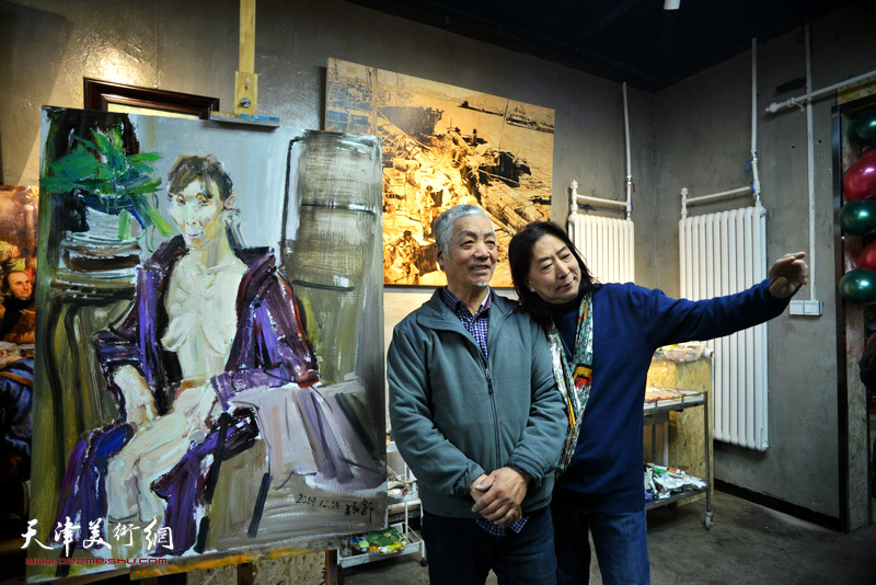 孙建平、杨亦谦在红石艺术空间。