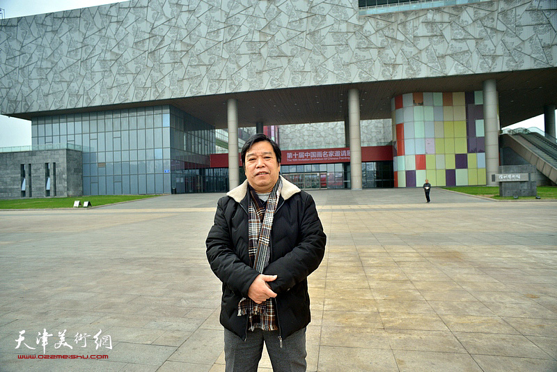 李耀春在徐州艺术馆。