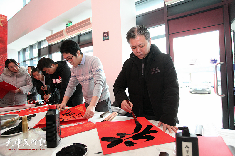 天津市书协艺术家走进国家超级计算天津中心写春联送祝福