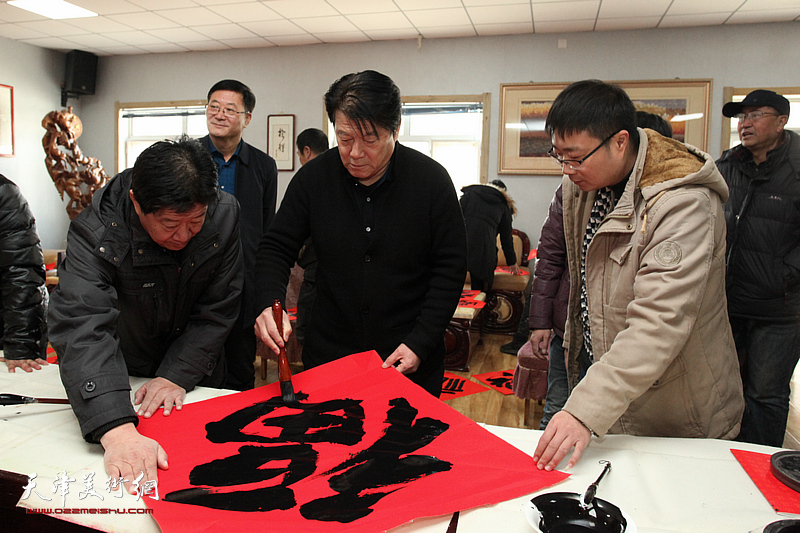 天津市书协新时代红色文艺轻骑兵小分队送万福进万家走进宁河兴家坨