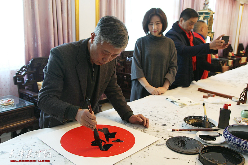 野草书画院揭牌 万福万寿万诗万联颂祖国 礼赞宏达热力