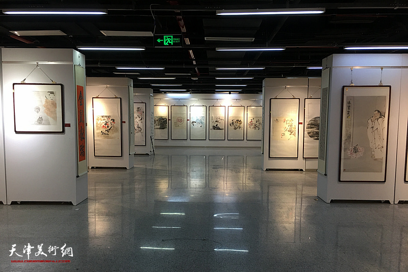 “灵鼠兆丰年——中国第十三届生肖画及国画优秀作品展”布展现场。