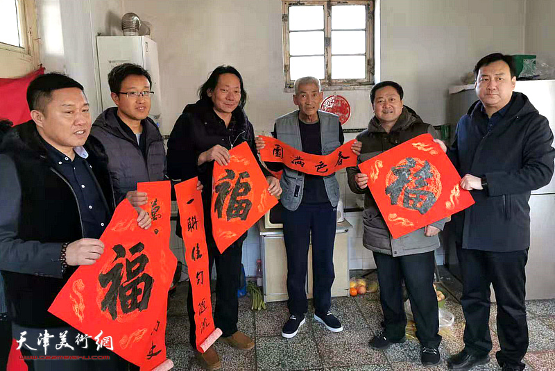 宁河区美术家协会开展新年下基层慰问贫困户暨文化下乡活动。
