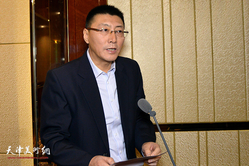 中华文化促进会传统委员会主任董德军致辞。