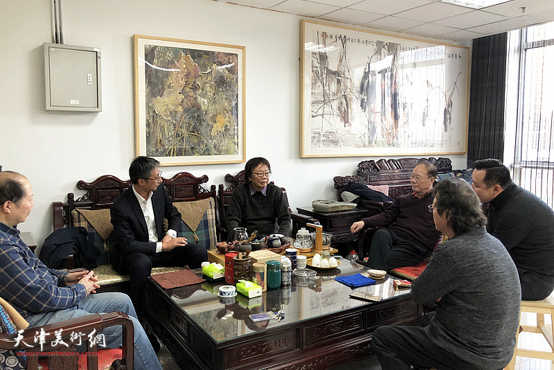 中冶置业集团天津公司董事长刘国宁先生畅谈艺术的大众化问题。