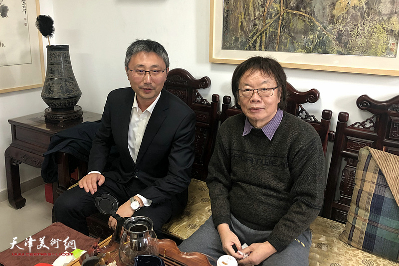 刘国宁董事长与著名书画家董振涛先生在笔会现场。