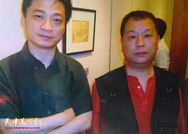 贾世涛与崔永元在画展上。