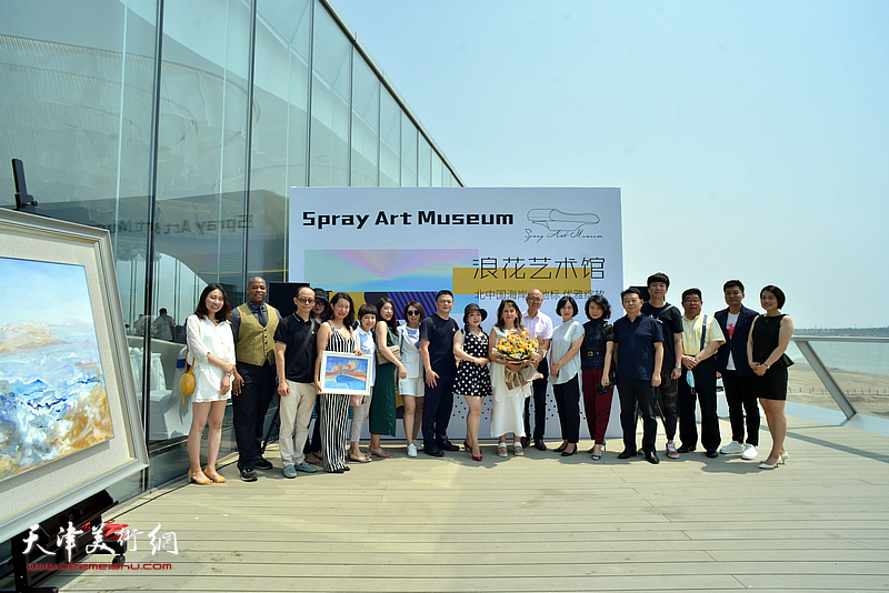 浪花艺术馆启幕 首展英国画家那文丽作品