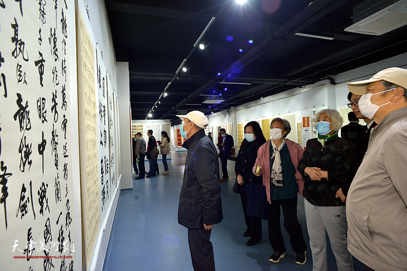 “中国精神——全国社区第四届书法篆刻作品展”现场。