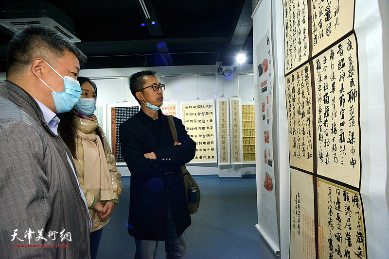 “中国精神——全国社区第四届书法篆刻作品展”现场。