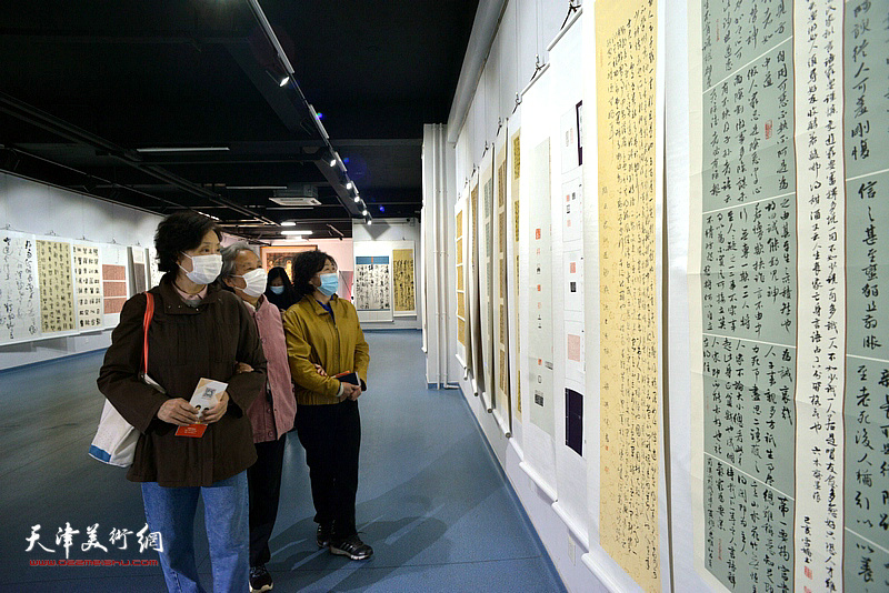 “中国精神——全国社区第四届书法篆刻作品展”现场。