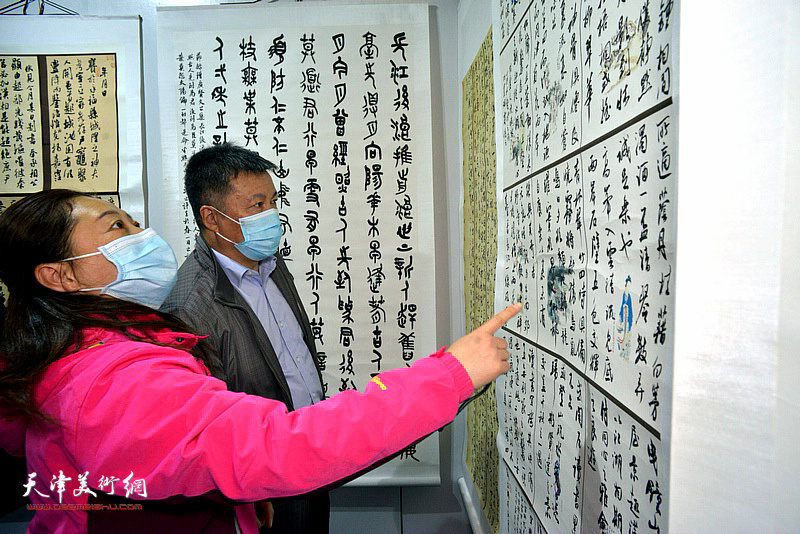 “中国精神——全国社区第四届书法篆刻作品展”现场。
