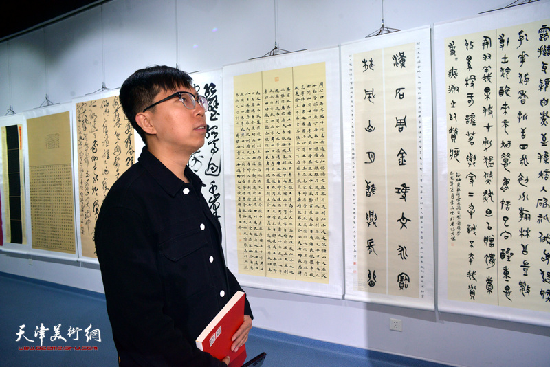 “中国精神——全国社区第四届书法篆刻作品展”现场。