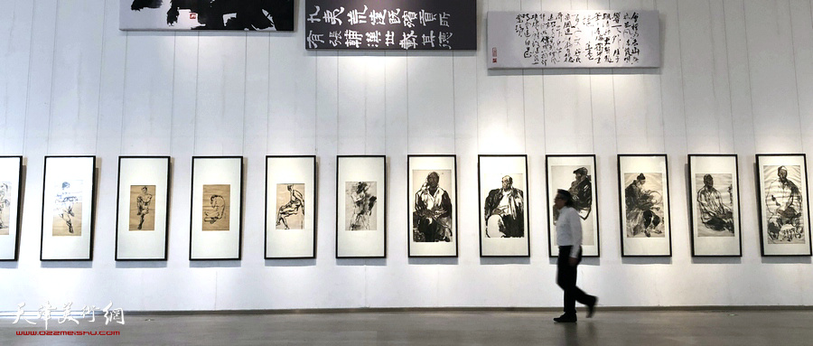 “写意·塑造—李军教授学术研究展”布展现场