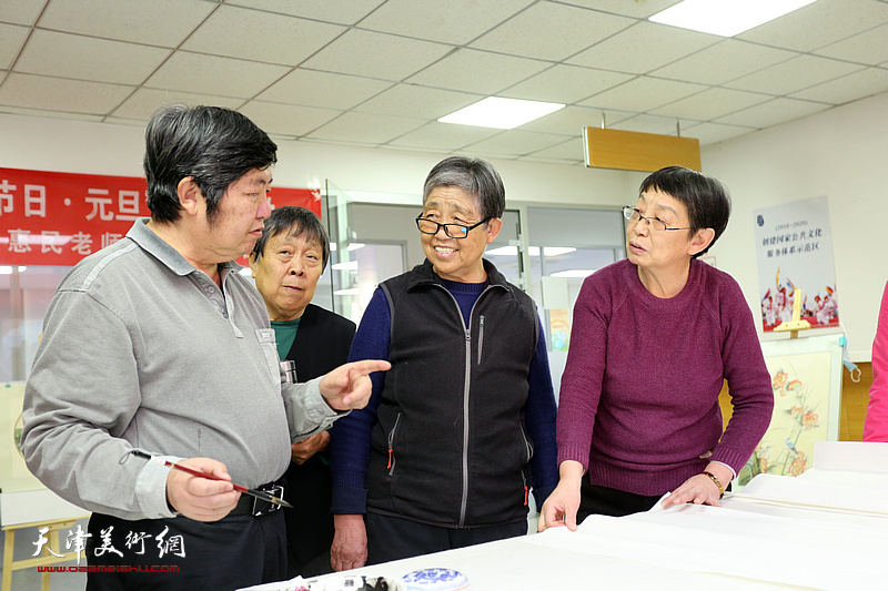 著名花鸟画家王惠民走进天津高新区航天城社区开展国画创作公益辅导