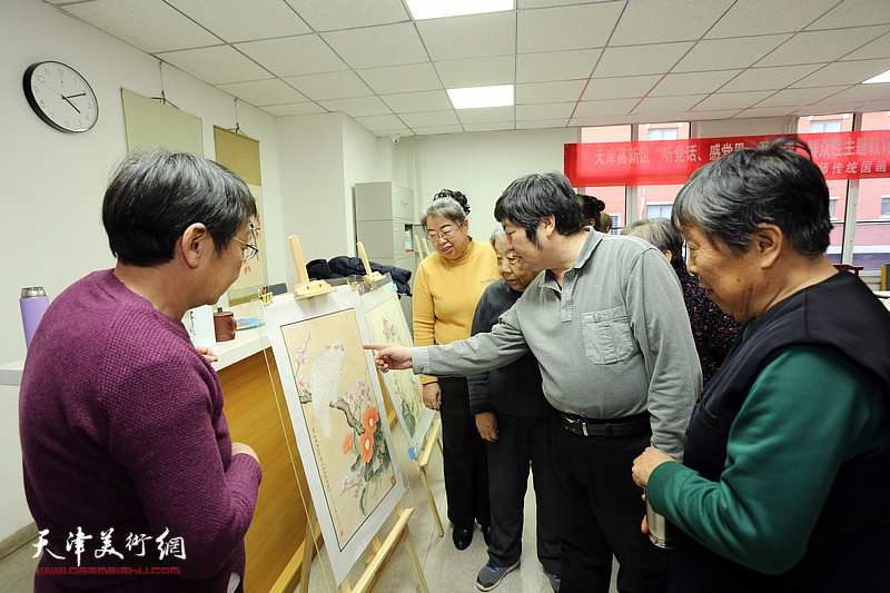 著名花鸟画家王惠民走进天津高新区航天城社区开展国画创作公益辅导