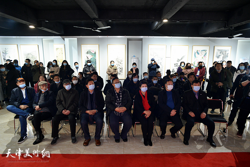 “丹青嘉艺——天津中青年名家书画邀请展”开幕仪式现场。