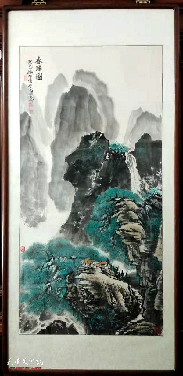 图为现场展示的穆怀安山水画作品