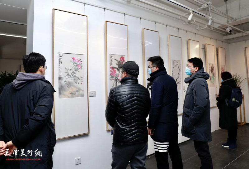 “荷生万象——贾广健花鸟小品展”现场。