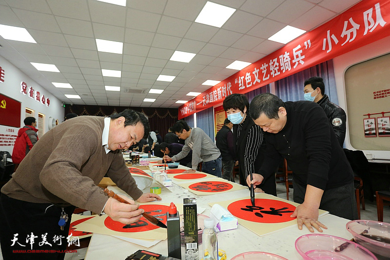 天津画院新时代红色文艺轻骑兵小分队文化进万家活动在精武镇付村举行