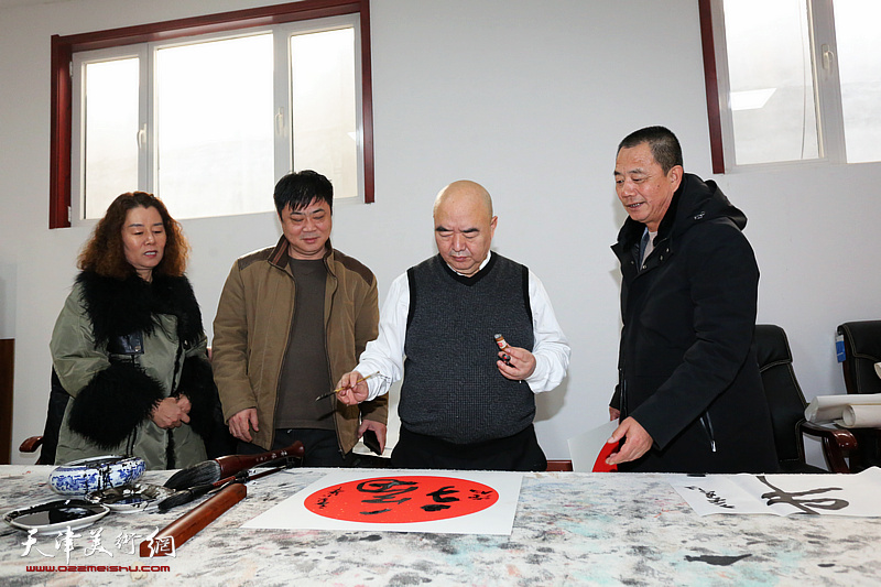 尹沧海、林德谦、陈志峰走进芦新河送福迎春