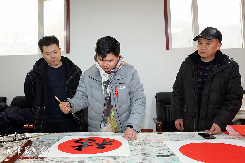 尹沧海、林德谦、陈志峰走进芦新河送福迎春