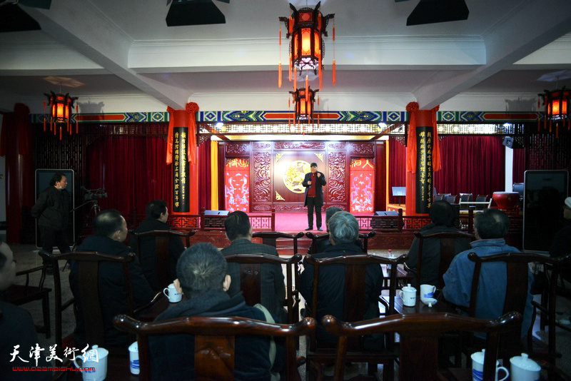 天津巨龙画院艺术活动中心在天津铁路文化宫畅观楼挂牌仪式现场。