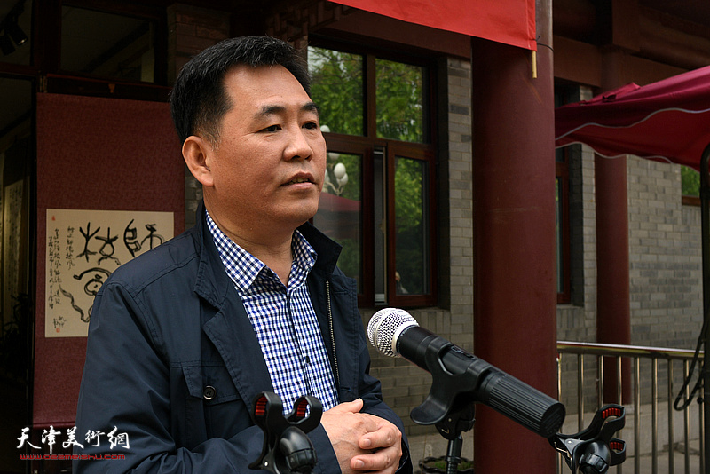 天津市水上公园管理处党委书记韩怡铮致辞。