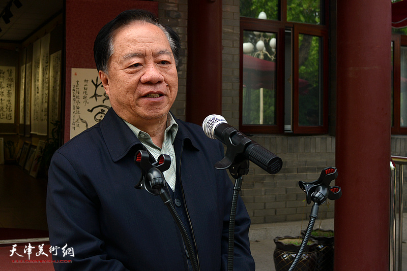 天津师范大学原副校长王润昌致辞。