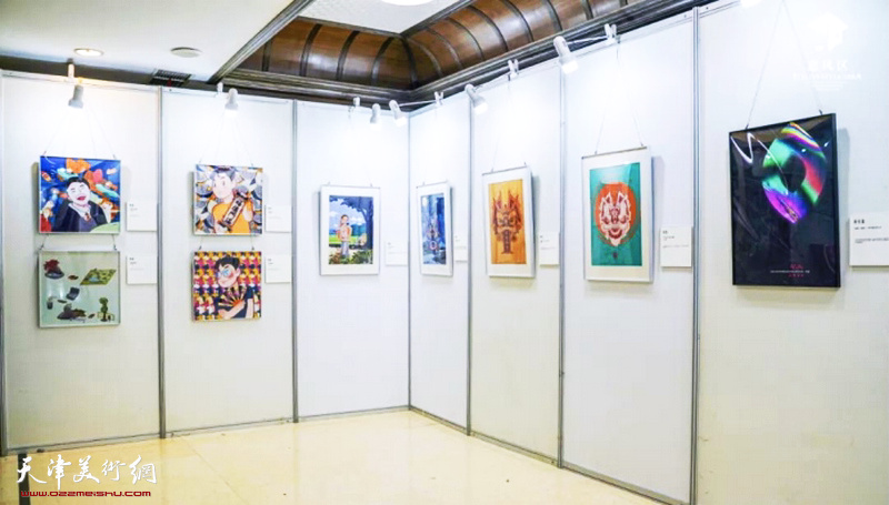 “来者皆是客·天津美术学院九人当代艺术设计作品联展”现场。