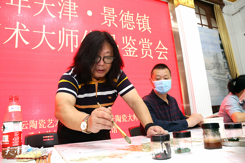 2021年天津·景德镇陶瓷艺术大师作品鉴赏会