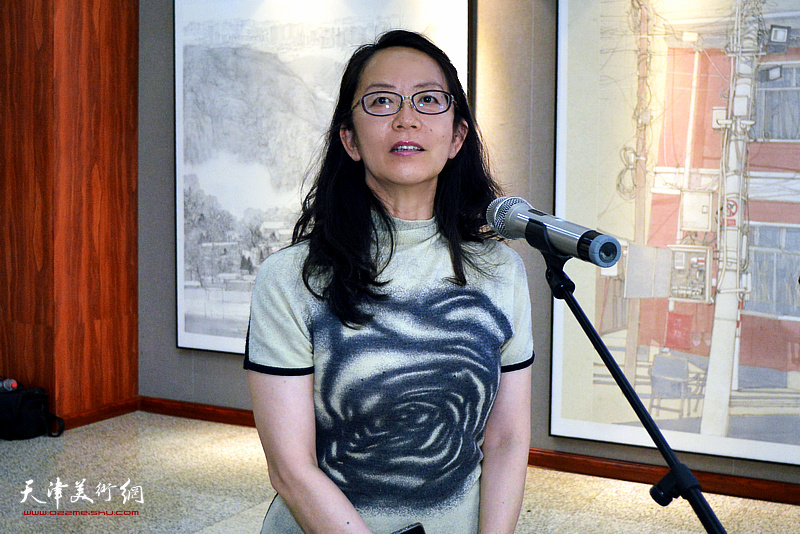 全国政协委员、天津美术馆副馆长卢永琇致辞。