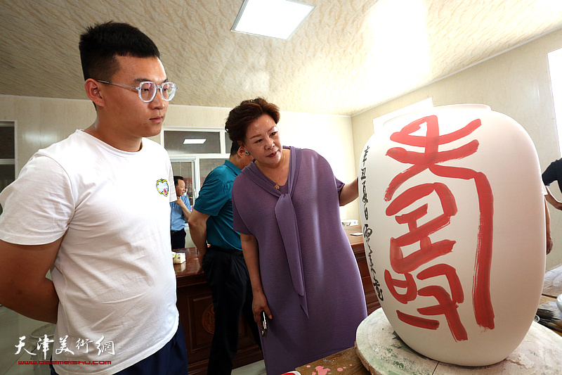 教育部中华优秀传统文化中国书画传承基地走入芦新河村