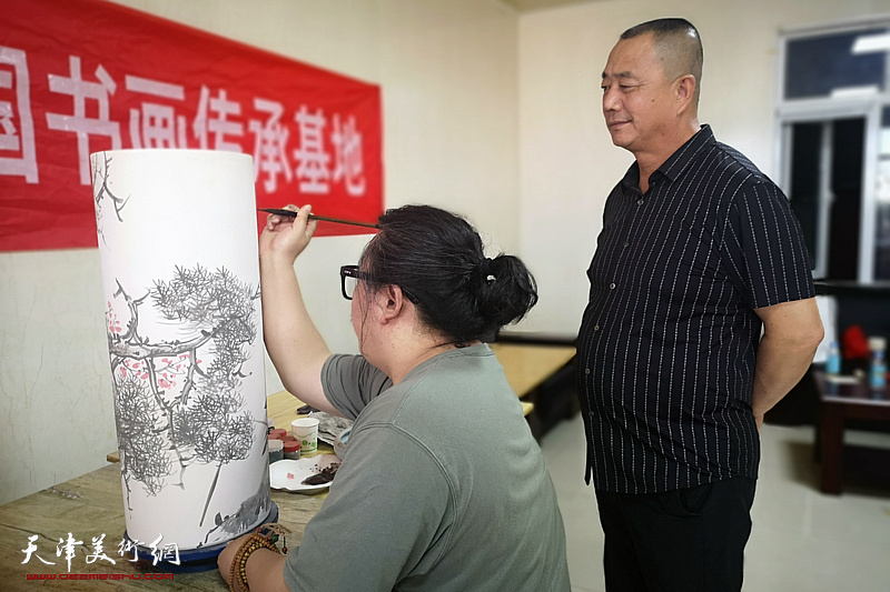 教育部中华优秀传统文化中国书画传承基地走入芦新河村