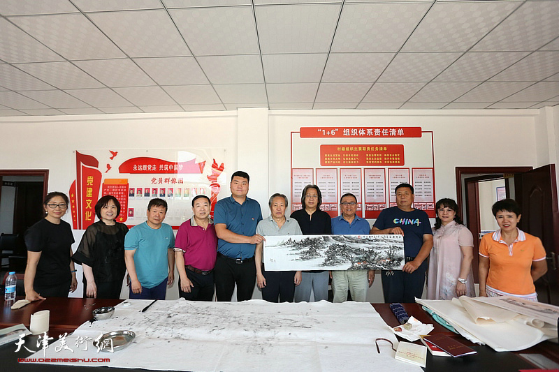天津市文化艺术商会组织书画名家走进蓟州区侯家营镇南齐庄村送文化