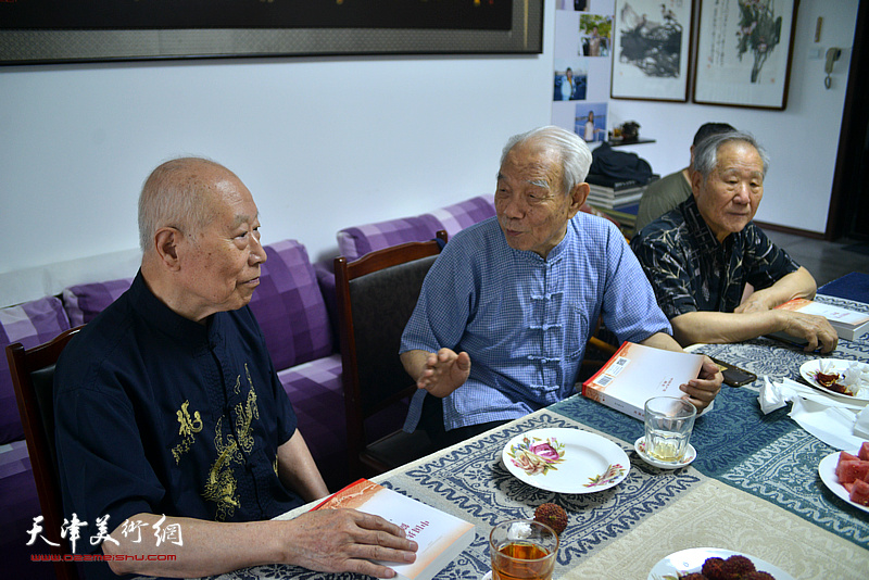 纪振民、姬俊尧、王俊生在学习党史活动现场。