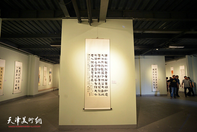 东丽区庆祝中国共产党成立100周年主题书画作品邀请展现场。